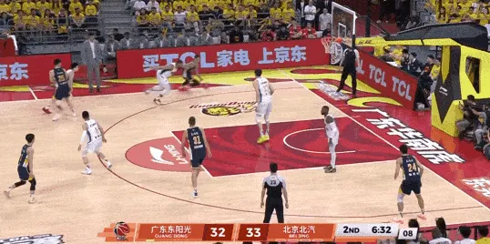乐鱼在线（中国）-奎因想隔扣周琦但被钉板大帽，随后拉科塞维奇补篮成功